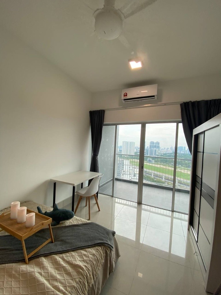 ⚠️Available Now !! LOW Deposit !!🔥🌃Middle Balcony Room📍Razak City Resident @ Sungai Besi - Wilayah Persekutuan Kuala Lumpur - 房间 (合租／分租) - Homates 马来西亚