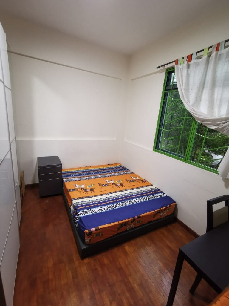 Common Room/FOR 1 PERSON STAY ONLY/Wifi/No owner staying/No Agent Fee/Cooking allowed/Near Boon Lay MRT, Lakeside MRT /Available 15th November - Jurong West - Bedroom - Homates Singapore