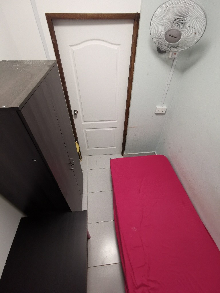 Available 02 Jul - Common Room/FOR 1 PERSON STAY ONLY/Wifi/No owner staying/No Agent Fee/Cooking allowed/Near Lavender MRT/Nicoll Highway MRT / Bugis MRT - Nicoll Highway - Bedroom - Homates Singapore