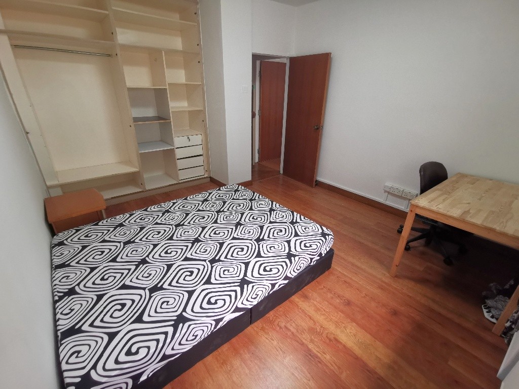 Immediate Available - Common Room/FOR 1 PERSON STAY ONLY/Private Bathroom/Include Utilities/Wifi/Aircon/No Agent Fee/Light Cooking Allowed/Washing Machine - Braddell - Bedroom - Homates Singapore