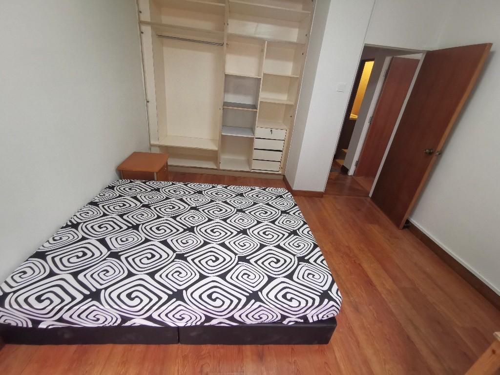 Immediate Available - Common Room/FOR 1 PERSON STAY ONLY/Private Bathroom/Include Utilities/Wifi/Aircon/No Agent Fee/Light Cooking Allowed/Washing Machine - Braddell - Bedroom - Homates Singapore