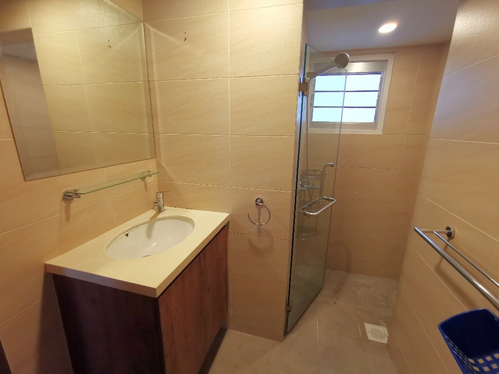 Immediate Available - Common Room/FOR 1 PERSON STAY ONLY/2 Shared Bathroom/Include Utilities/Wifi/Aircon/No Agent Fee/Light Cooking Allowed/Washing Machine - Marymount - Flat - Homates Singapore
