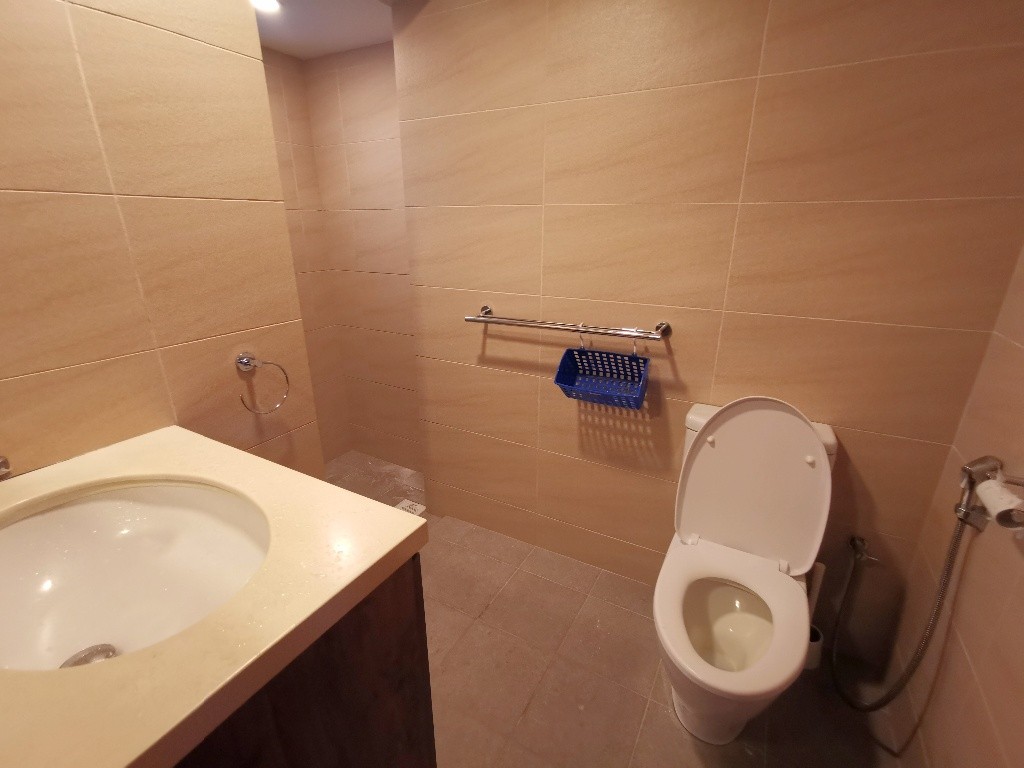 Immediate Available - Common Room/FOR 1 PERSON STAY ONLY/2 Shared Bathroom/Include Utilities/Wifi/Aircon/No Agent Fee/Light Cooking Allowed/Washing Machine - Braddell - Bedroom - Homates Singapore