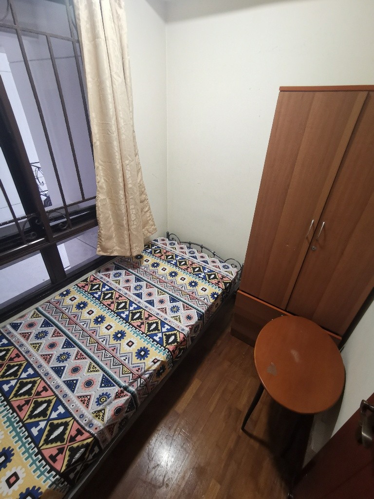 Available 15-Nov /Common Room/ Strictly Single Occupancy/no Owner Staying/No Agent Fee/Cooking allowed / Chinese garden MRT /Boon Lay / Jurong  - Boon Lay - Bedroom - Homates Singapore