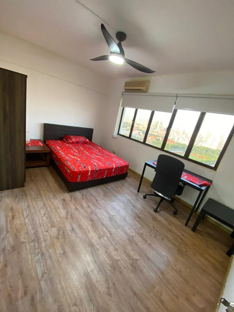 Available 24 Jan - Common Room/FOR 1 PERSON STAY ONLY/Private Bathroom/Include Utilities/Wifi/Aircon/No Agent Fee/Light Cooking Allowed/Washing Machine - Braddell - Bedroom - Homates Singapore