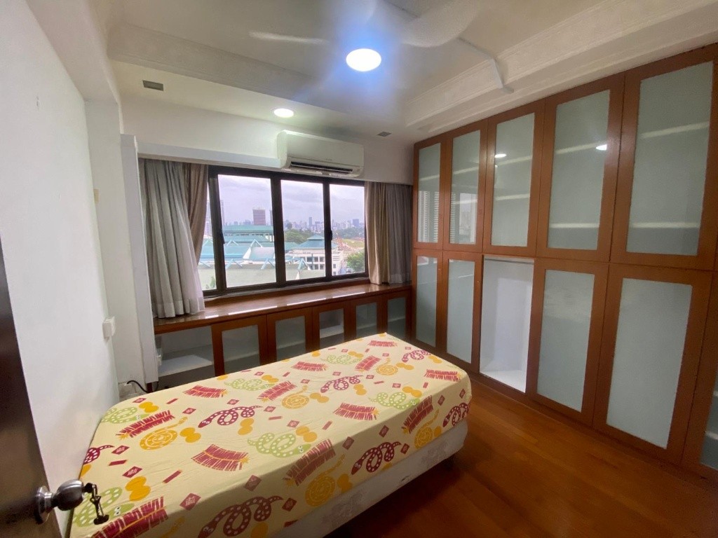 Common Room/1 or 2 person stay /no Owner Staying/No Agent Fee/Cooking allowed / Near Braddell MRT / Marymount MRT / Caldecott MRT/ Available 10 May - Braddell - Bedroom - Homates Singapore