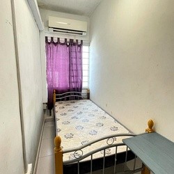 Available 4 May/Common Room/FOR 1 PERSON STAY ONLY/Wifi/No owner staying/No Agent Fee/Cooking allowed/Near Lavender MRT/Nicoll Highway MRT / Bugis MRT - Bugis - Bedroom - Homates Singapore