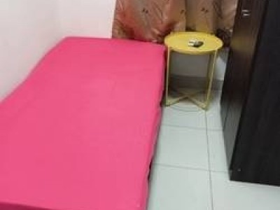 Available 2 April-Common Room/FOR 1 PERSON STAY ONLY/Wifi/No owner staying/No Agent Fee/Cooking allowed/Near Lavender MRT/Nicoll Highway MRT / Bugis MRT  - 200 Jalan Sultan,#14-08 Textile Centre, Singapore 199018