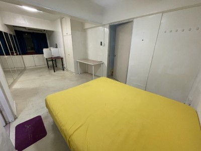 Available Immediate - Spacious Master bedroom Room/1 or 2 person stay/Private bathroom /Aircon / no Owner Stay/No Agent Fee/Cooking allowed/Near Clementi MRT/Dover MRT - Blk 1P Pine Grove #08-82 Singapore 591401