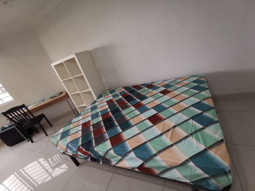 Available 02Jun / Long Term Rental / For 1 or 2 person stay/ Include utilities**No Owner staying** Fully Furnished Room with bed, wardrobe, air-con, fan, table, chair Wifi / 2 Shared Bathroom / Kitche - Homates 新加坡