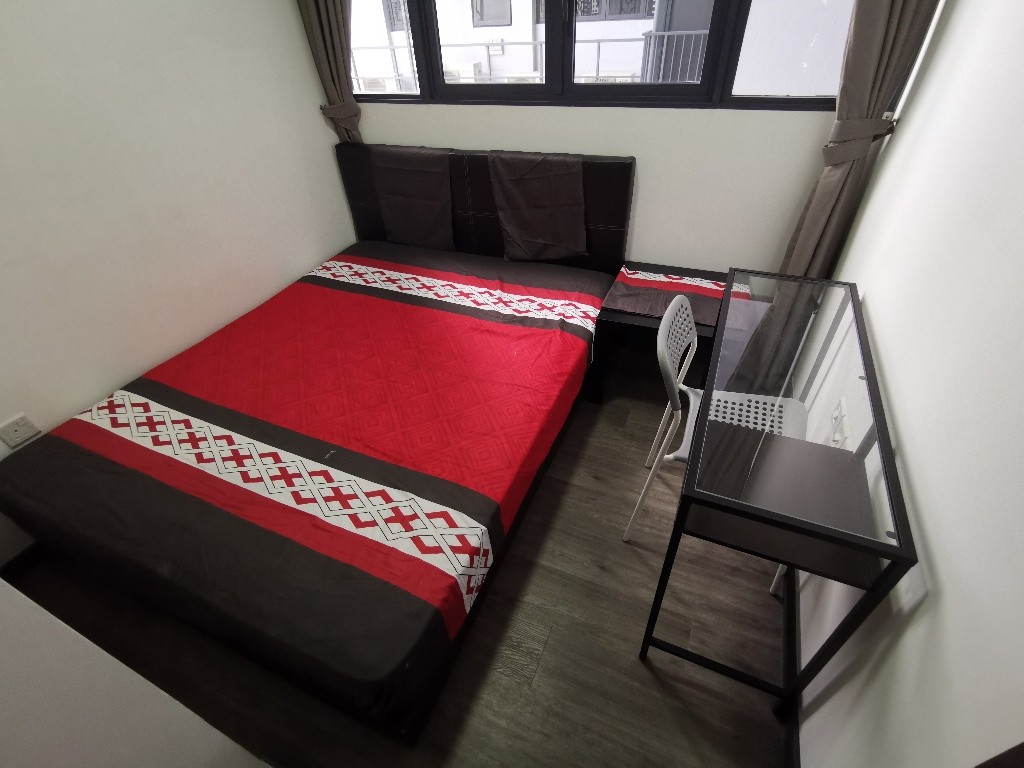 Common  Room/1 person stay/no Owner Staying/No Agent Fee/Cooking allowed/ Near Braddell Mrt / Toa Payoh MRT /  Caldecott MRT - Toa Payoh - Bedroom - Homates Singapore