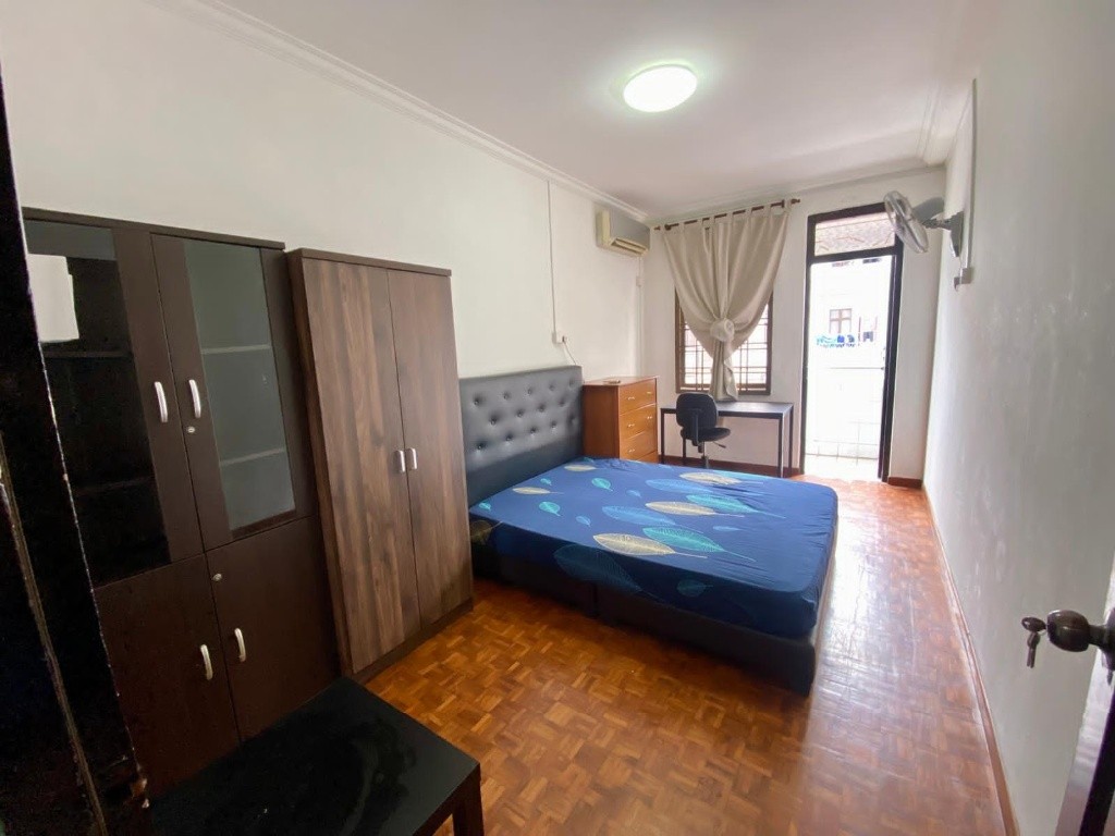 Available Immediate /Common Room/FOR 1 PERSON STAY ONLY/Wifi/No window/Light cooking allowd/No owner staying/No Agent Fee/Near Novena MRT/Toa Payoh MRT/Caldecott MRT - Toa Payoh 大巴窯 - 分租房間 - Homates 新加坡