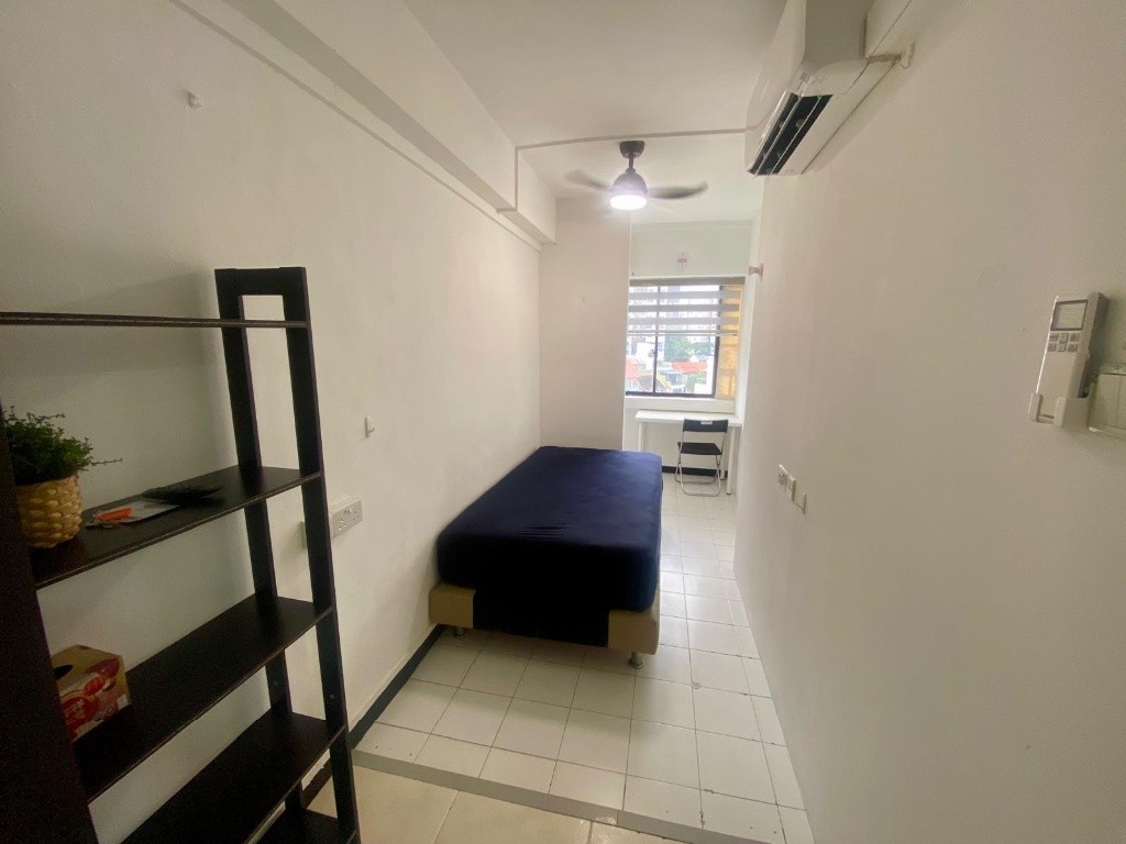 Available Immediate-Common Room/Single Occupancy/no Owner Staying/No Agent Fee/Cooking allowed/Orchard Mrt /  Somerset MRT/Newton MRT - Somerset - Bedroom - Homates Singapore