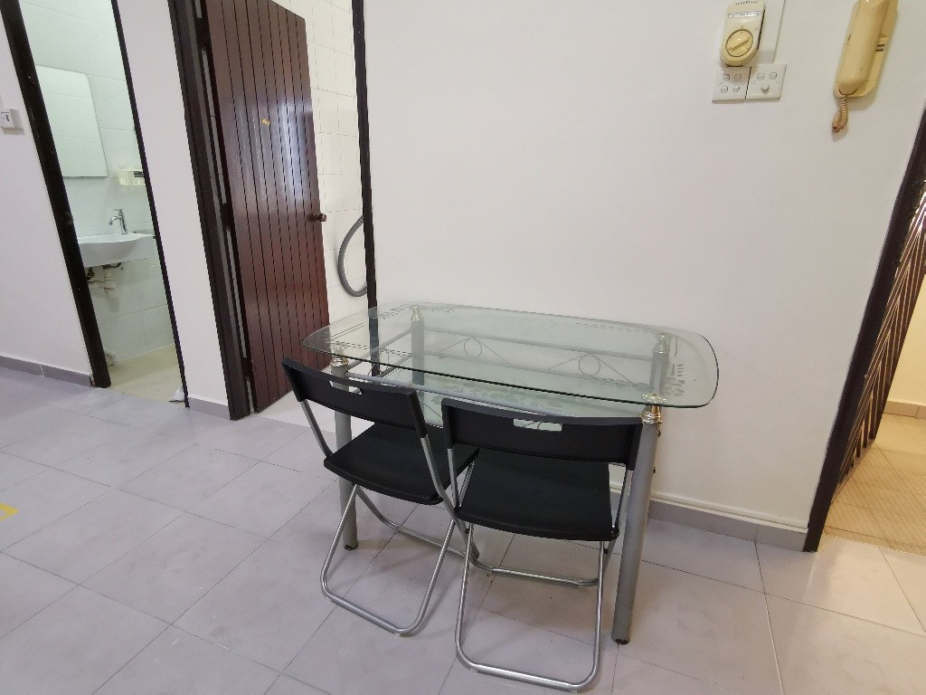 Available 4 Aug  - Common Room/Strictly Single Occupancy/no Owner Staying/No Agent Fee/Cooking allowed/Near Somerset MRT/Newton MRT/Dhoby Ghaut MRT - Dhoby Ghaut - Bedroom - Homates Singapore