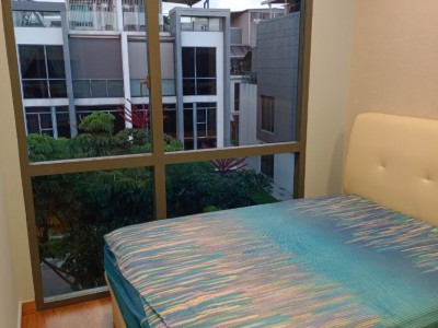  Queen size storage bed and mattress/Aircon,/Prefer female - Ang Mo Kio Avenue 5