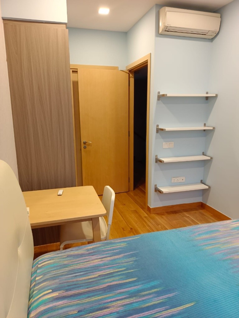  Queen size storage bed and mattress/Aircon,/Prefer female - Ang Mo Kio 宏茂橋 - 分租房間 - Homates 新加坡