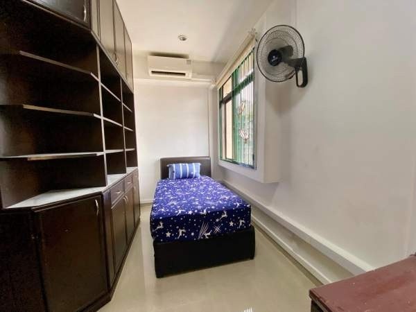 Common Room/ Couple/Wifi/No owner staying/No Agent Fee / Cooking allowed/Novena/ Boon Keng / Farrer Park / Available Immediate - Boon Keng - Bedroom - Homates Singapore