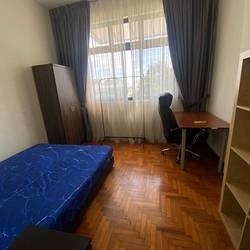 Available 16 Aug - Common Room/no Owner Staying/No Agent Fee/Cooking allowed/Near Somerset MRT/Newton MRT/Dhoby Ghaut MRT - Dhoby Ghaut - Bedroom - Homates Singapore