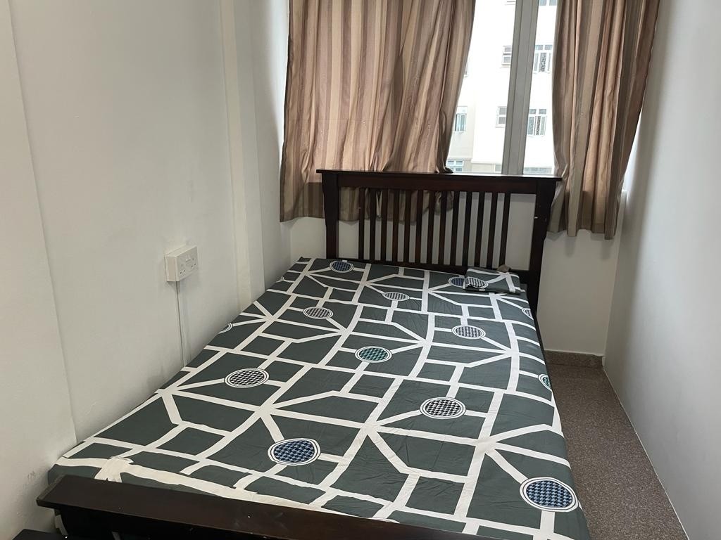 Available 02 Sep -Common Room/FOR 1 PERSON STAY ONLY/Shared Bathroom/Wifi/Aircon/No owner staying/No Agent Fee/No owner staying/Cooking allowed/Novena MRT/Mount Pleasant MRT - Novena - Bedroom - Homates Singapore