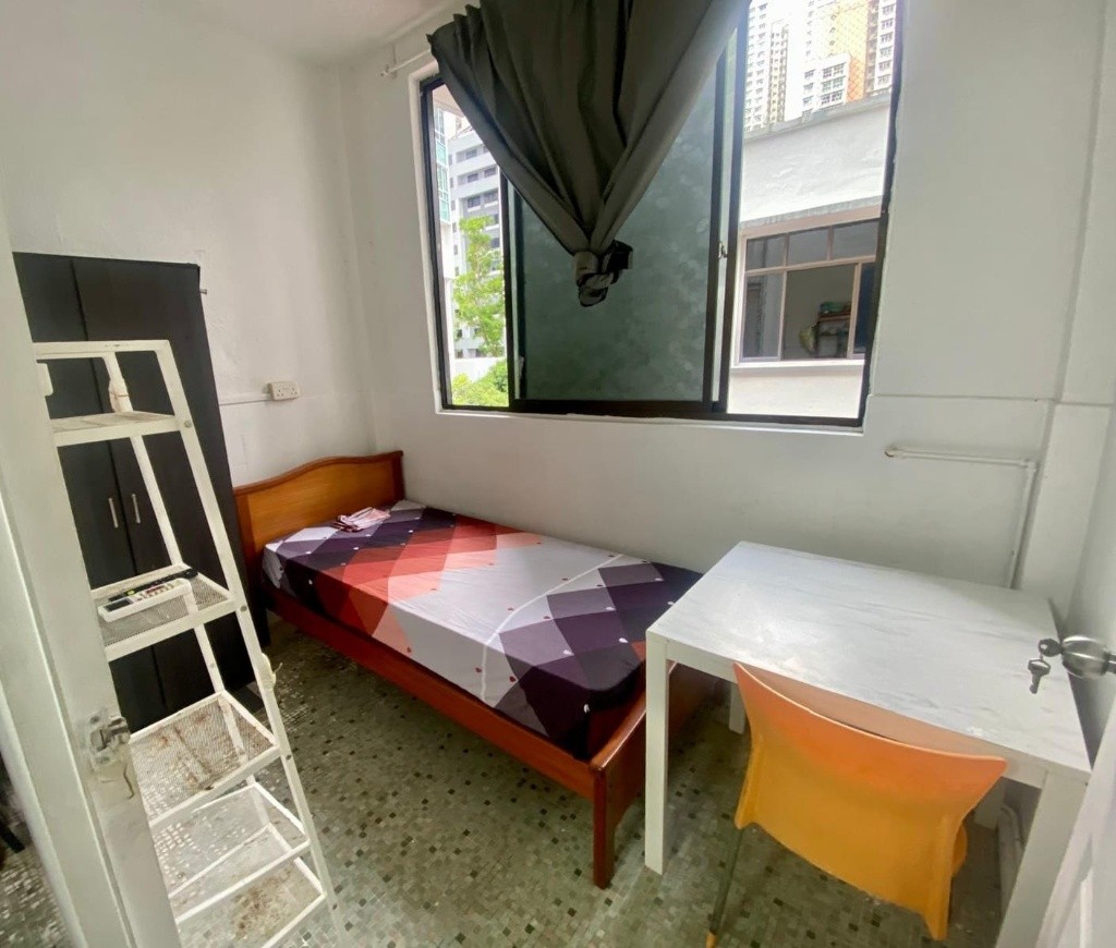 Available  9 Aug - Common Room/Strictly Single Occupancy/no Owner Staying/No Agent Fee/Cooking allowed/Near Havellock/Tiong Bahru MRT - Tiong Bahru - Bedroom - Homates Singapore