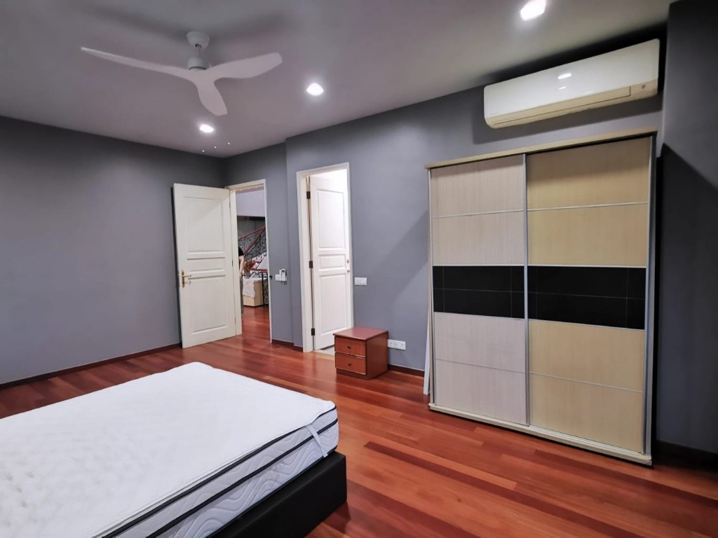 Serangoon Garden Estate, Landed Semi-D, Spacious room with attached bathroom - Serangoon 實龍崗 - 整個住家 - Homates 新加坡