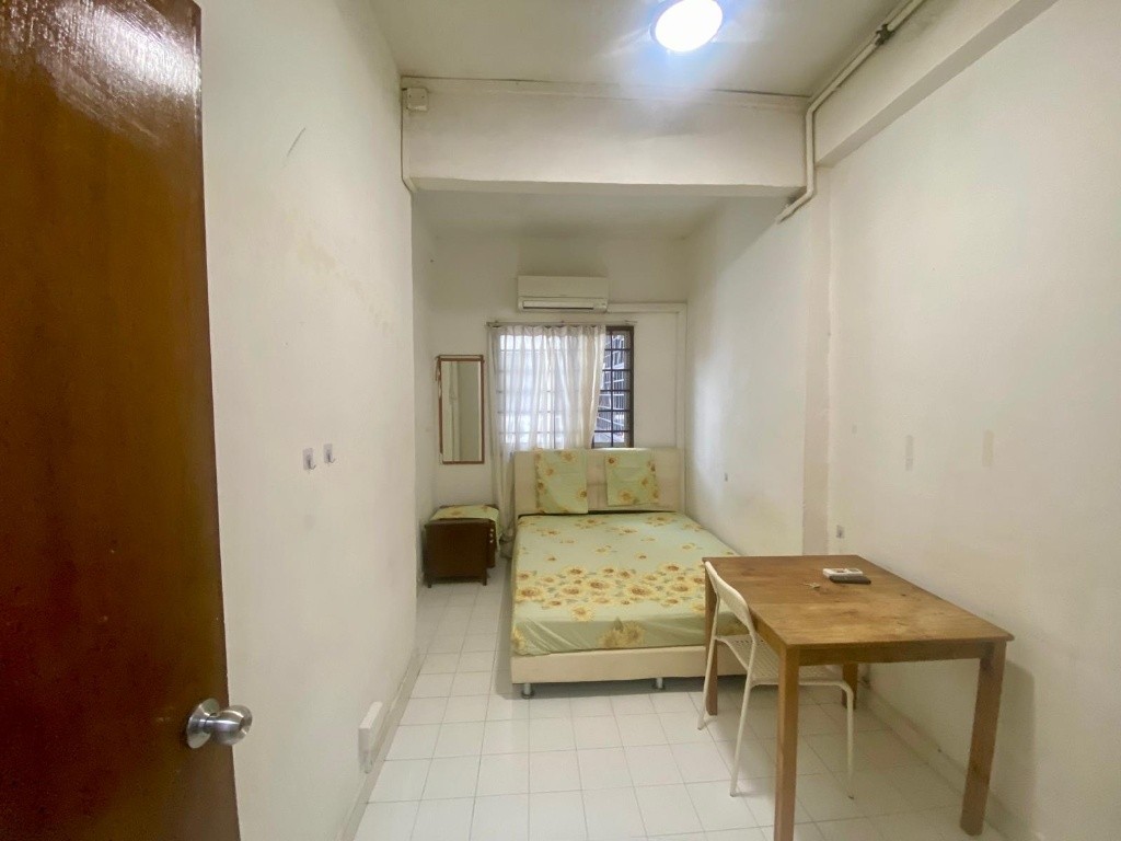 BLK 73 CAVENAGH GARDEN RM 4 - Somerset - Bedroom - Homates Singapore