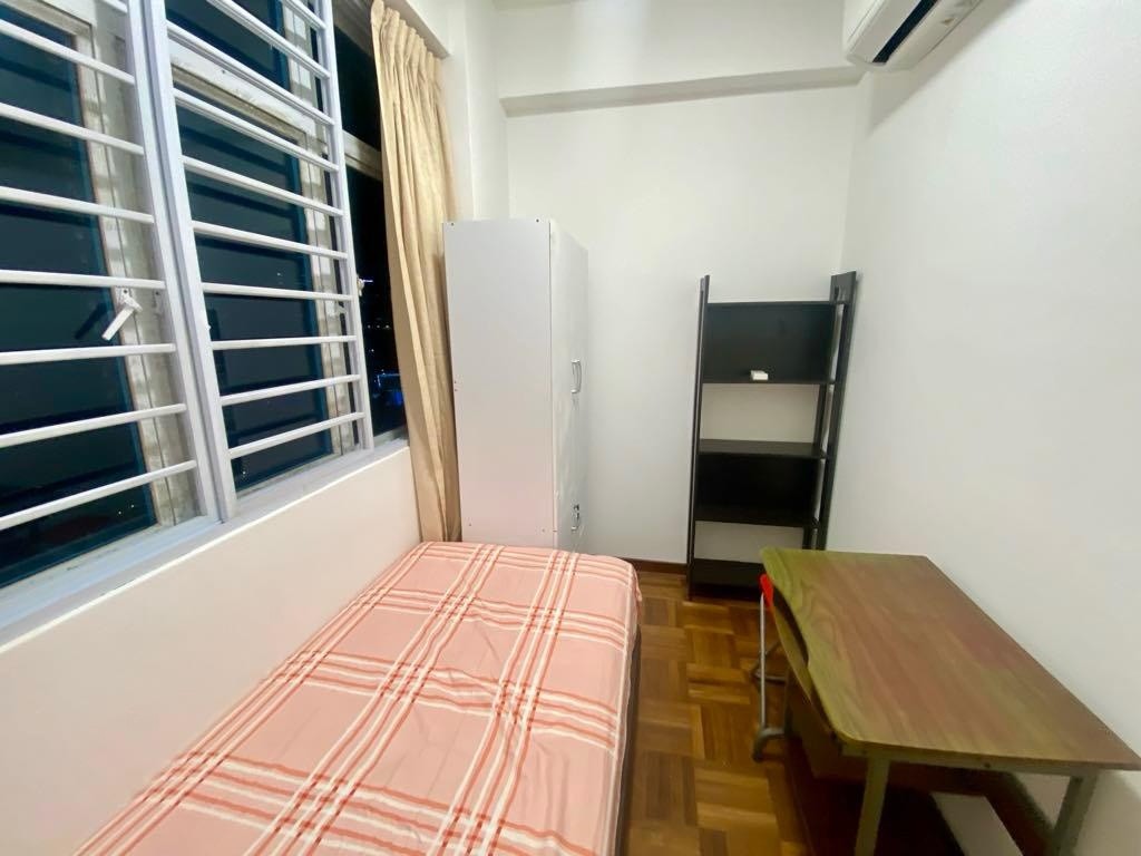 SUMMER GREEN Toa Payoh/ Boon Keng / Novena MRT/ Available Immediate/ Min 3 - 12 Month Rental / Include utilities / No owner stay - Novena - Bedroom - Homates Singapore