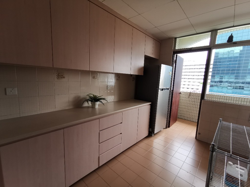 ROXY SQUARE 5 Common Room/Strictly Single Occupancy/no Owner Staying/No Agent Fee/Cooking allowed/Near Eunos MRT/Near Dakota MRT/Paya Lebar MRT/ AVAILABE 5 Aug - Marine Parade - Bedroom - Homates Singapore