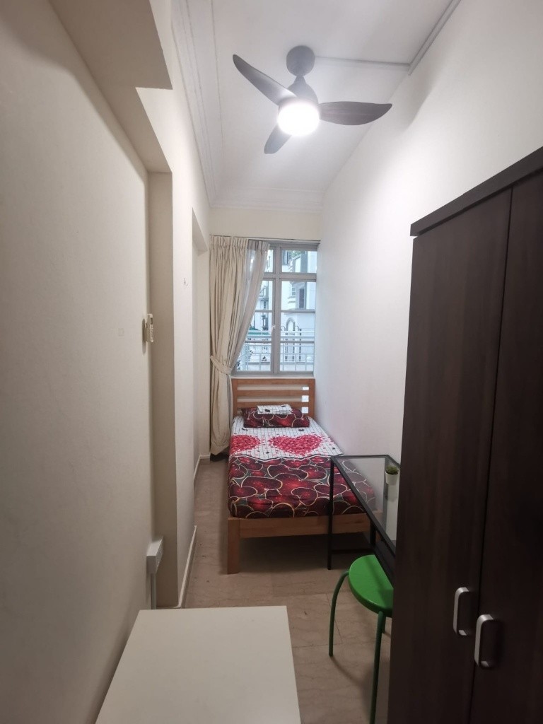 Room For Rent - Pinetree Condominium - Bukit Timah - Flat - Homates Singapore