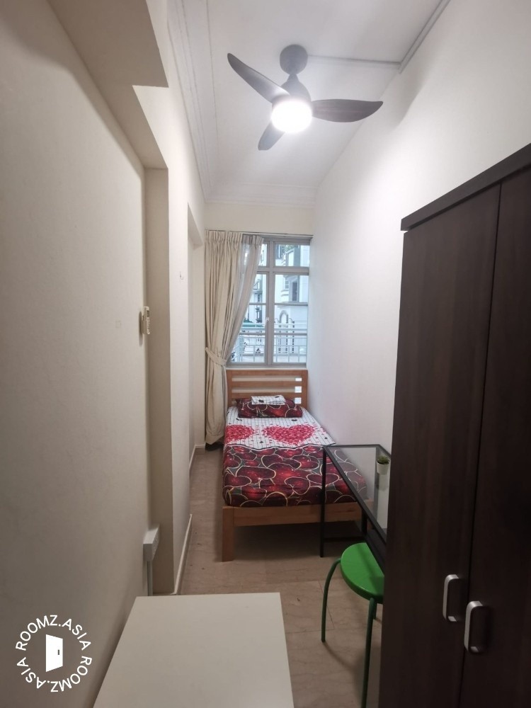 Single room for rent - Pinetree Condominium - Bukit Timah 武吉知馬 - 分租房間 - Homates 新加坡