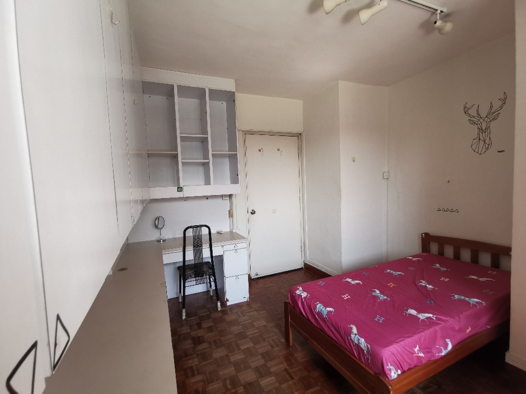 Room For Rent - Bukit Batok, Blk 1P Pine Grove - Bukit Timah 武吉知馬 - 分租房間 - Homates 新加坡