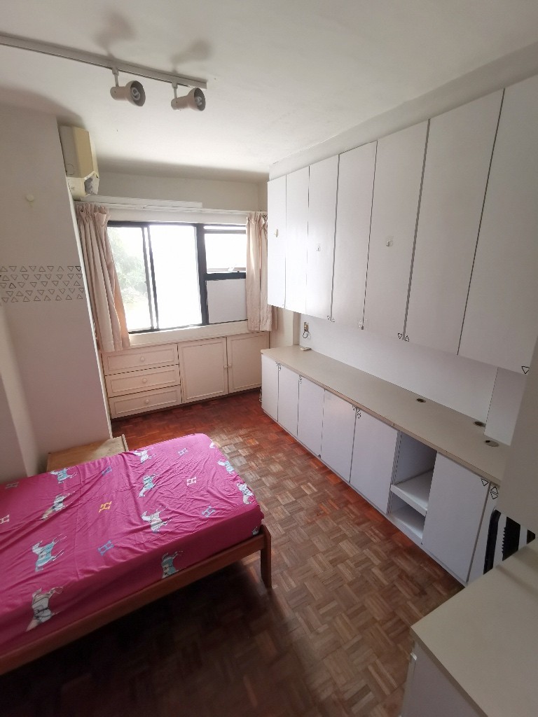 Room For Rent - Bukit Batok, Blk 1P Pine Grove - Bukit Timah 武吉知馬 - 分租房間 - Homates 新加坡