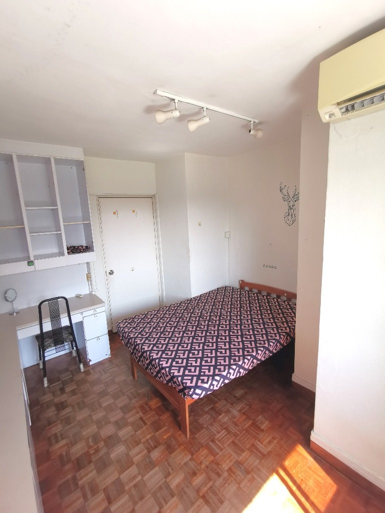 Room For Rent - Bukit Batok, Blk 1P Pine Grove - Bukit Timah 武吉知馬 - 分租房間 - Homates 新加坡