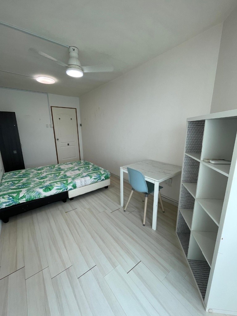 Room for Rent / Jurong East MRT / Deluxe Queen Room / 1-2 Pax Stay / Available Immediate/RM1 - Jurong East - Bedroom - Homates Singapore