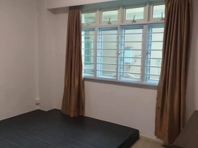 Huge Master Room in Condo in Central Location avail now - 31 moonstone lane