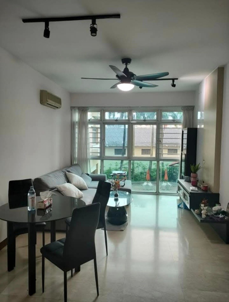 Huge Master Room in Condo in Central Location avail now - Toa Payoh - Studio - Homates Singapore