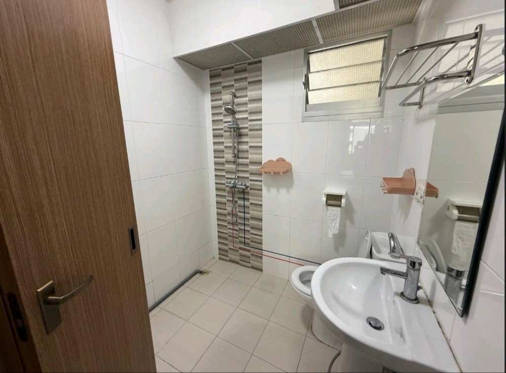 主人房出租 Master bedroom+ bathroom @ $950 - Punggol - Bedroom - Homates Singapore