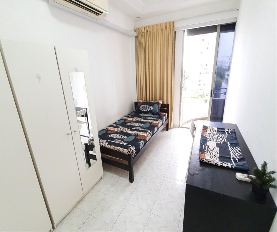 Room for rent / Ritz Mansion/ TOA PAYOH, NOVENA BOON KENG, THOMSON MRT / Common room / Available 13 Dec - Toa Payoh 大巴窯 - 整個住家 - Homates 新加坡