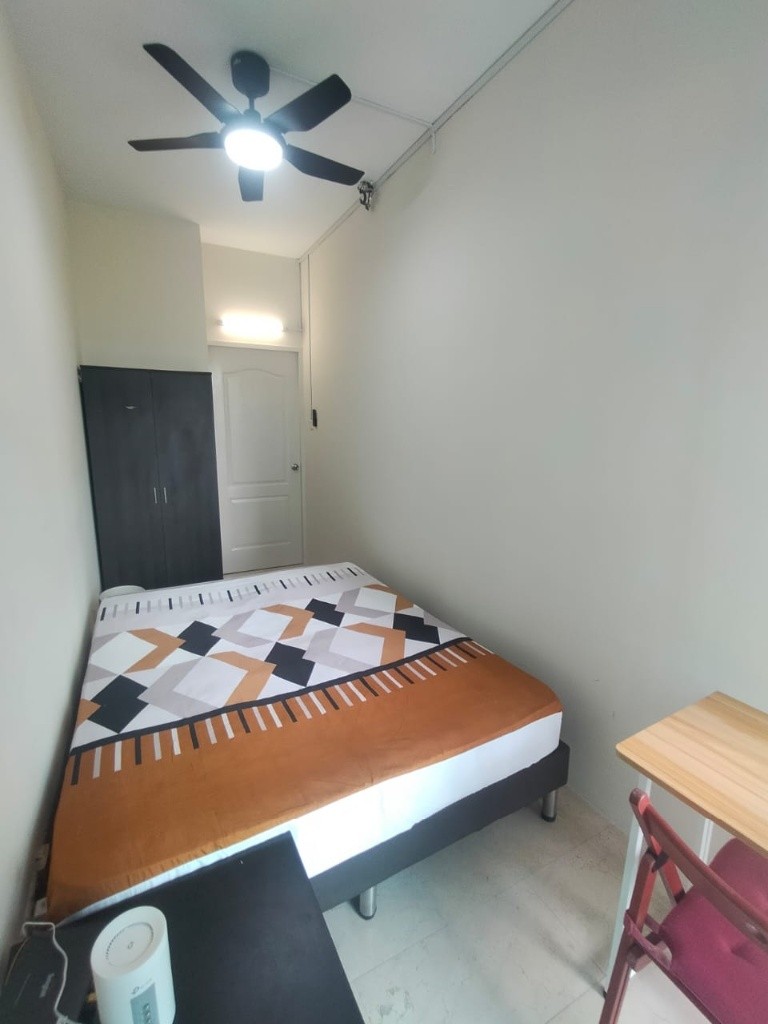 Available Immediate/Common Room/Near Toa Payoh, Novena MRT/No Owner Staying/Fully Furnished with Bed/Wardrobe/WIFI/Air-con - Toa Payoh 大巴窑 - 整个住家 - Homates 新加坡