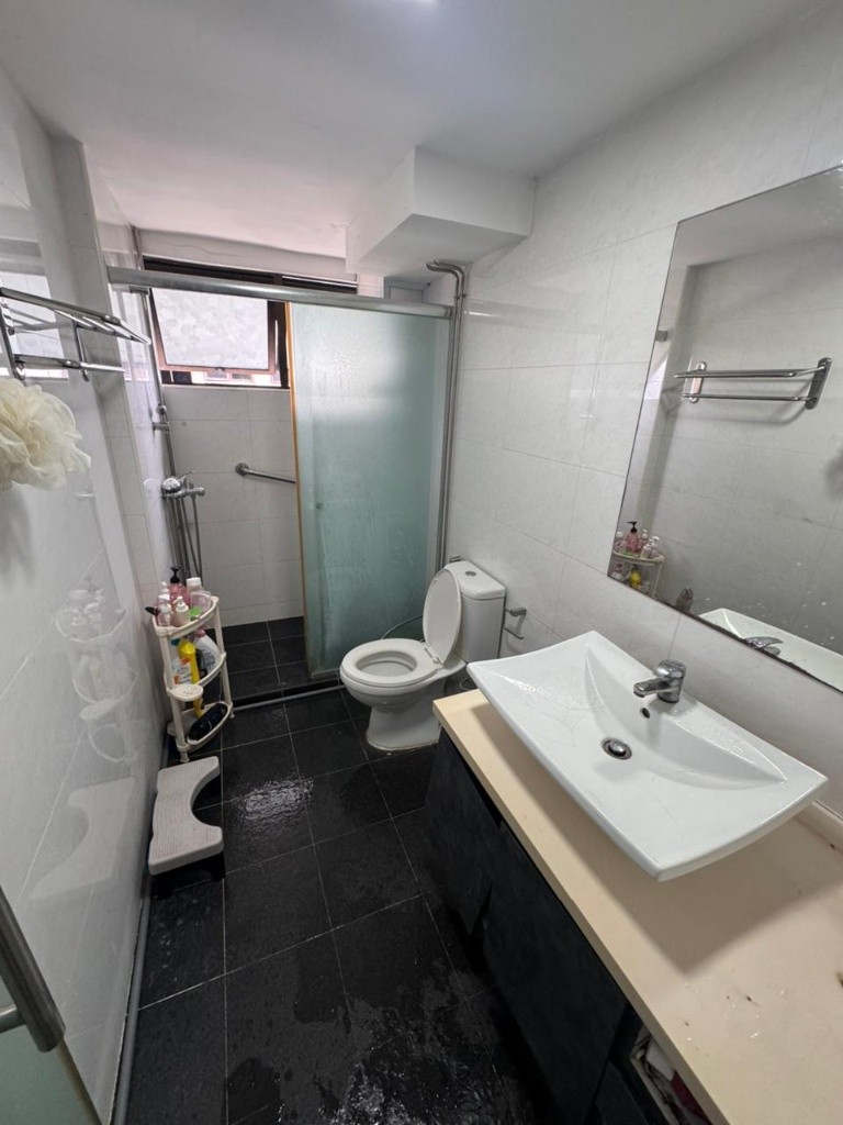 Toa Payoh room for rent/Caldecott, Braddell MRT/Common Room/1 pax stay only/Available 2 March - Toa Payoh - Bedroom - Homates Singapore