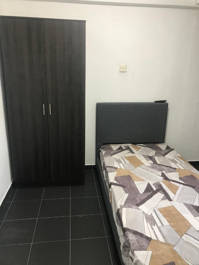 Toa Payoh room for rent/Caldecott, Braddell MRT/Common Room/1 pax stay only/Available 2 March - Toa Payoh - Bedroom - Homates Singapore