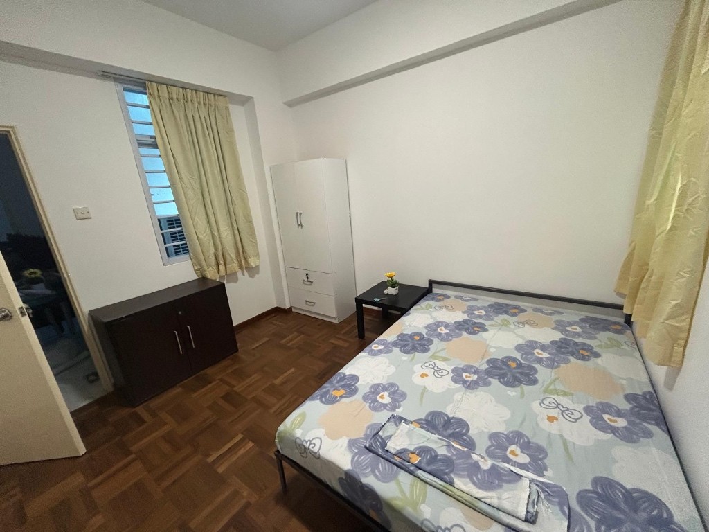 Available Immediately - Common Room/Include Utilities/Wifi/Aircon/No Agent Fee/Light Cooking Allowed/Washing Machine - Toa Payoh 大巴窯 - 分租房間 - Homates 新加坡