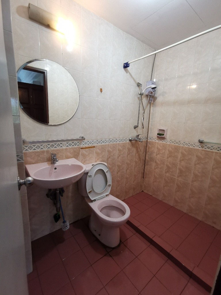 Room For Rent/ Toa Payoh, Novena/ Common Room/ 1 pax stay/ Available Immediately - Boon Keng - Flat - Homates Singapore