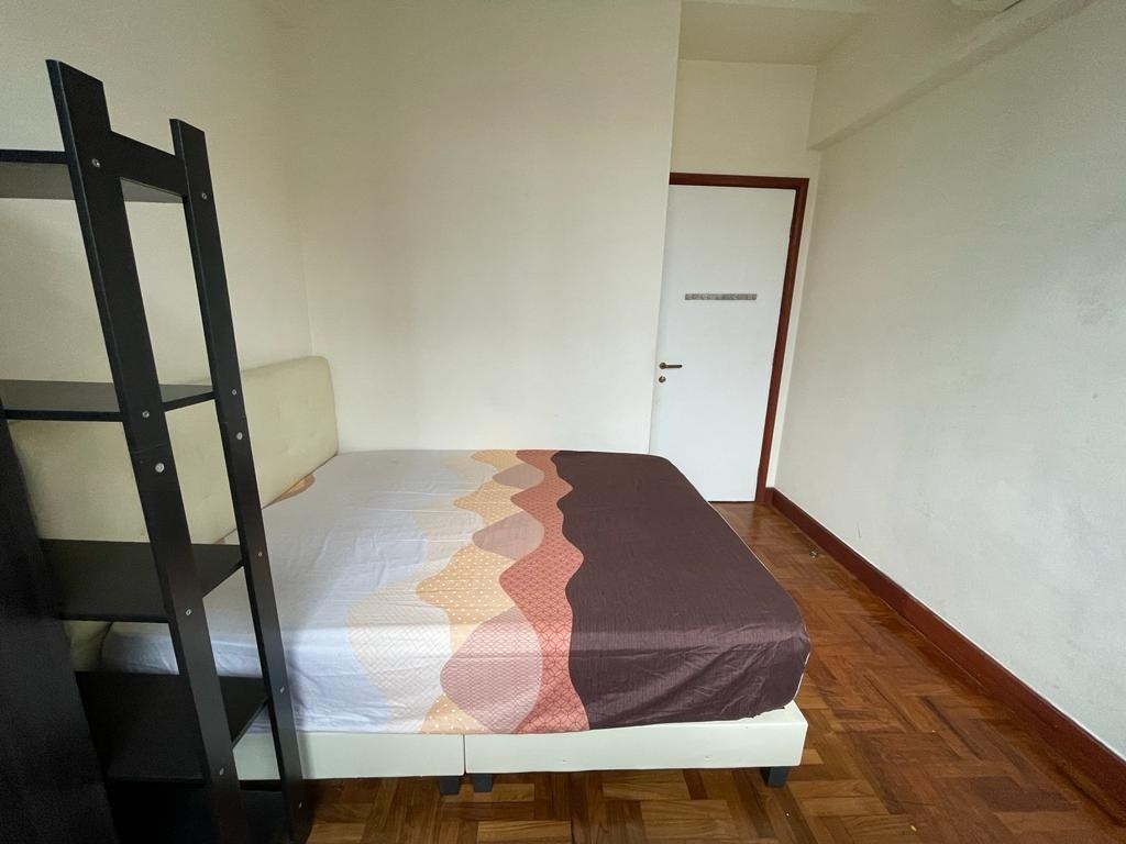 Room For rent/43 JURONG EAST AVENUE 1, PARC OASIS BLK HIBISCUS 60977 Road/commen /for 1pax/2pax Available Immediate  - Toa Payoh - Flat - Homates Singapore