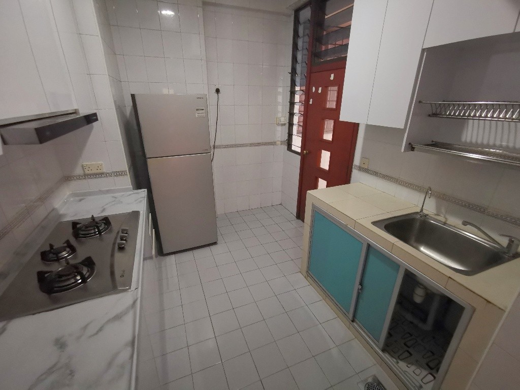 Room For rent/43 JURONG EAST AVENUE 1, PARC OASIS BLK HIBISCUS 60977 Road/commen /for 1pax/2pax Available Immediate  - Toa Payoh - Flat - Homates Singapore