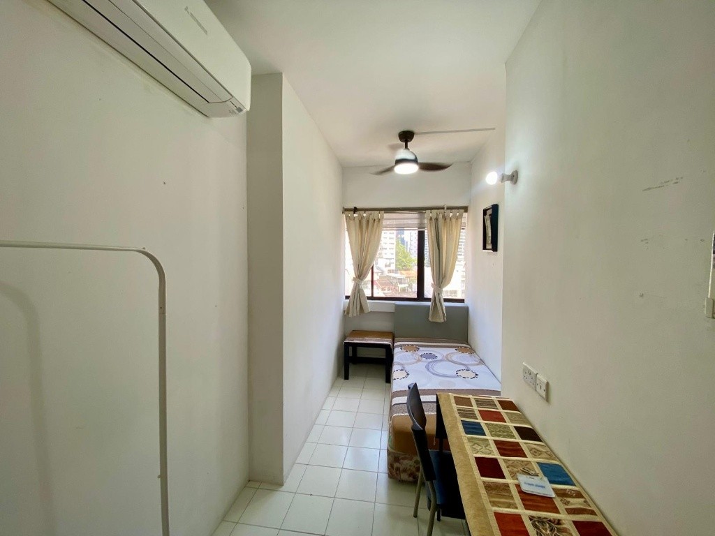 Room for rent / ORCHARD / SOMERSET / Common room / 1pax stay / Available 6 Oct - River Valley 裡峇峇利 - 分租房間 - Homates 新加坡