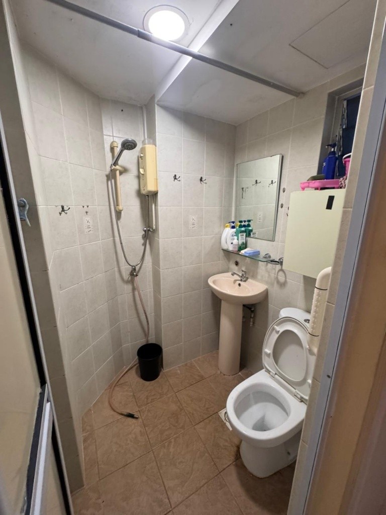 Room for rent / CLEMENTI / Common room / 1-2 pax stay / Available 2 Oct - Clementi 金文泰 - 分租房间 - Homates 新加坡