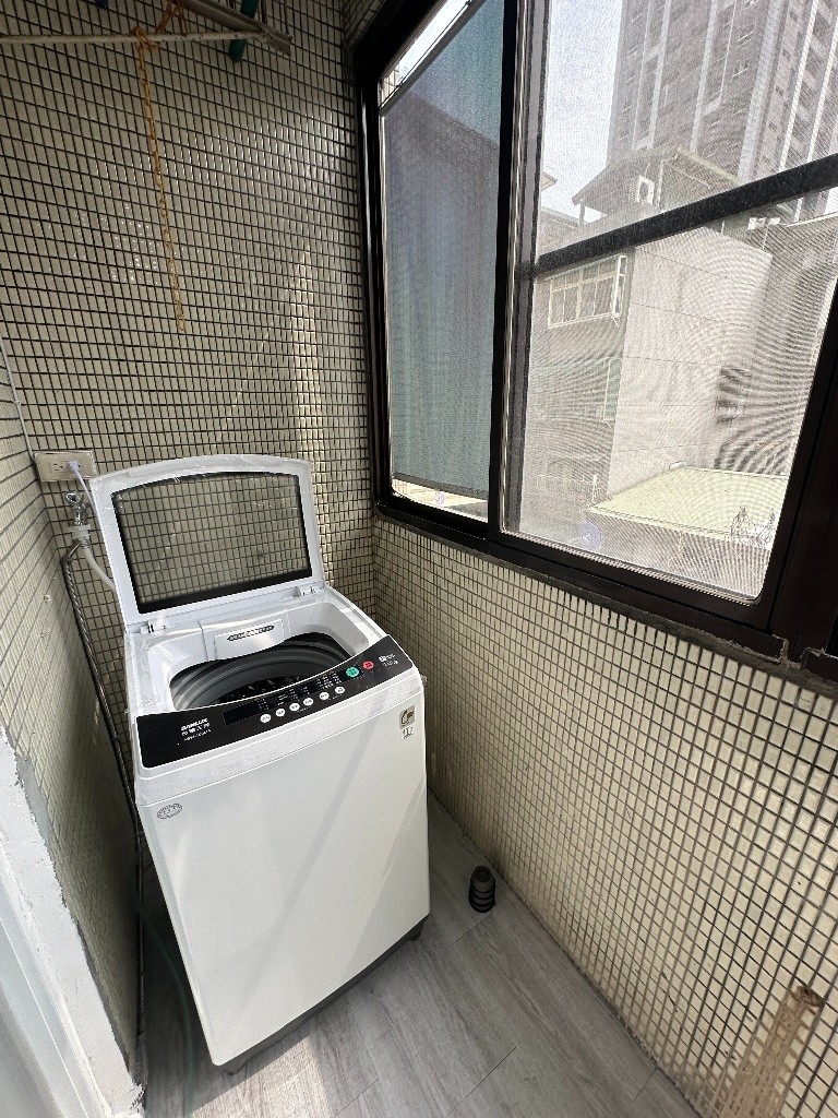 小巨蛋/國父紀念館電梯/新裝潢可租補稅 - Songshan - Flat - Homates Taiwan