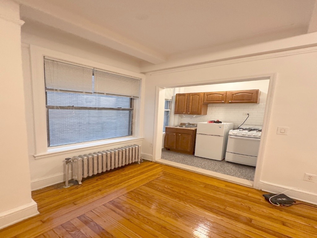 纽约曼哈顿中城罕见租盘 — 仅 $2,750/月！ -  - 整套出租 - Homates 美國