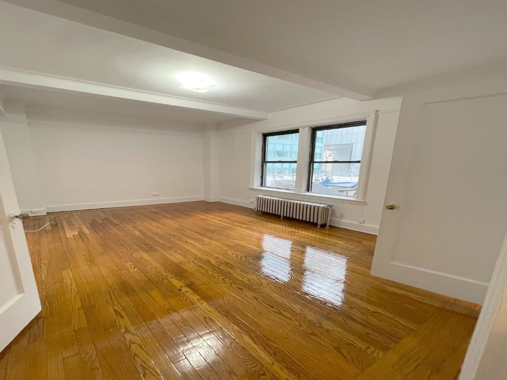 纽约曼哈顿中城中央车站附近出租 $2,750/月除了网络其他全包 -  - Flat - Homates United States